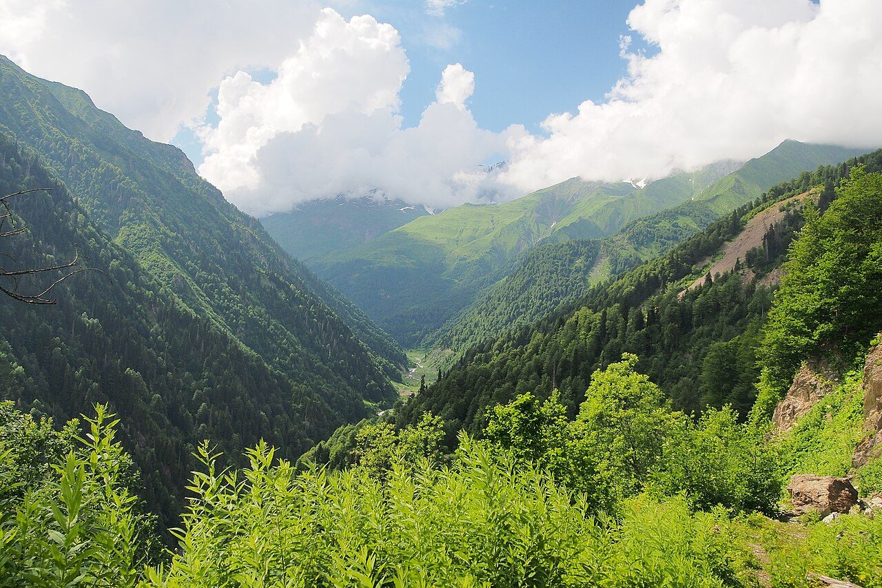 Laskadura valley · Lentekhi